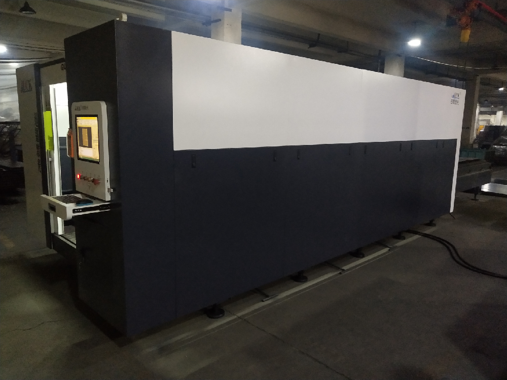 小黄鸭网站导航物流机器：引进新设备 生产新发展